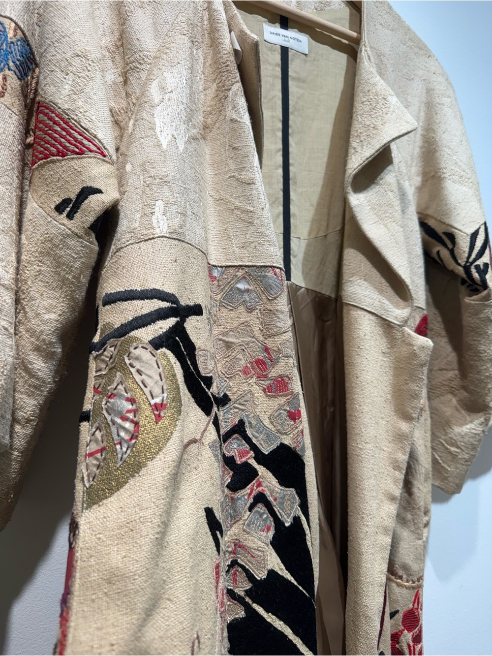 Unique Dries Van Noten Embroidered Beige Kimono Coat - Picture 4 of 15